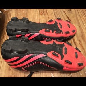 Addidas size 4 soccer cleats for boys